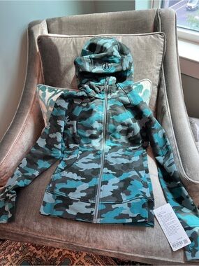 NWT lululemon Scuba Full-Zip Hoodie Heritage Camo Teal Lagoon Size 6